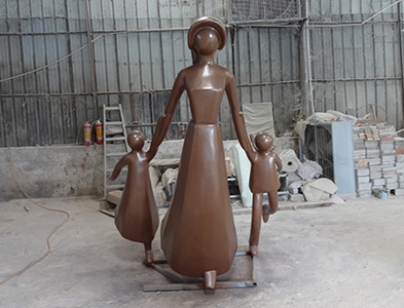 恒大集團(tuán)?佛山酈湖城項(xiàng)目玻璃鋼人物雕塑