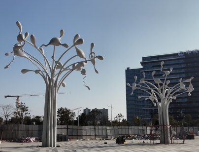 松湖智谷寮步香市孵化鏈二期園林景觀雕塑工程
