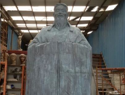 ?深圳大學師范學院孔子雕像