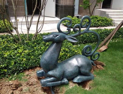 恒大集團?東莞翡翠華庭玻璃鋼鹿雕塑景觀