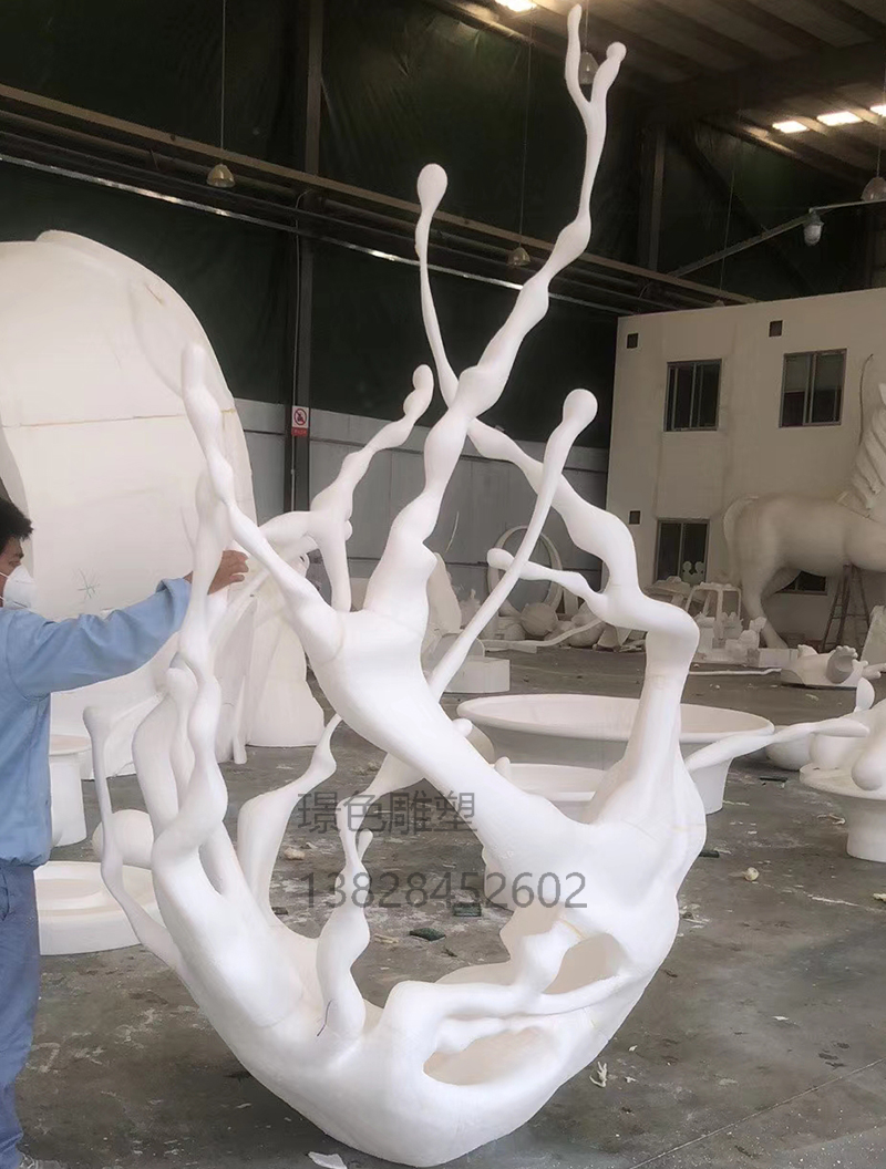 佛山國通廣場示范區(qū)中建寰球薈不銹鋼景觀雕塑(圖1) 佛山國通廣場示范區(qū)中建寰球薈不銹鋼景觀雕塑(圖1)