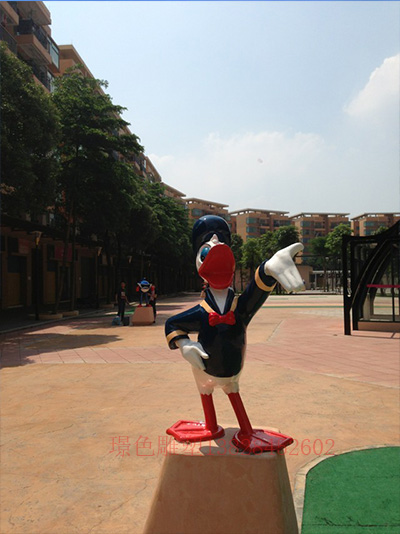 日高新天地廣場商業(yè)美陳景觀雕塑(圖1)