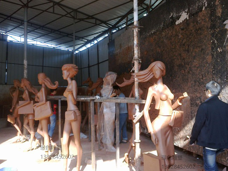 金地集團(tuán)商業(yè)街美陳人物雕塑(圖1) 金地集團(tuán)商業(yè)街美陳人物雕塑(圖1)