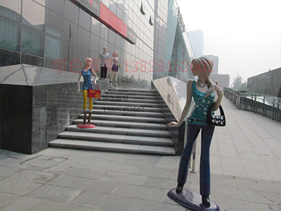 金地集團(tuán)商業(yè)街美陳人物雕塑(圖3)