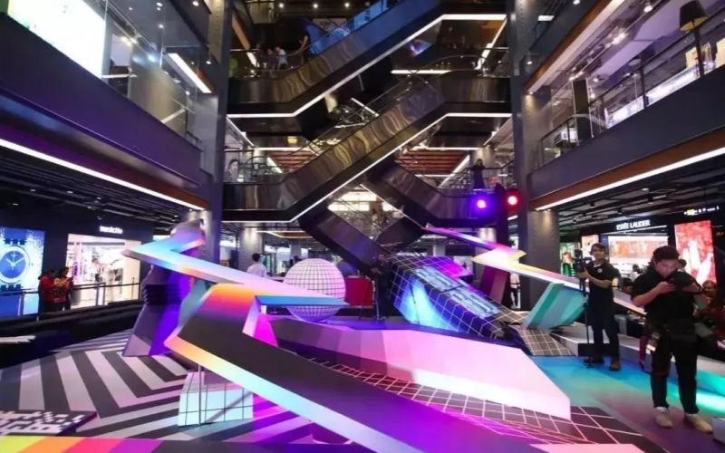 這些極具創(chuàng)意的商場美陳案例(圖1) 這些極具創(chuàng)意的商場美陳案例(圖1)